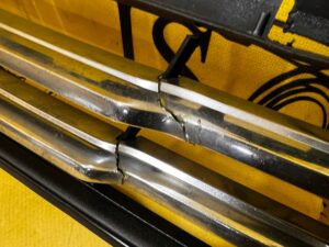 KRATKA DOLNA ŚRODKOWA ZDERZAKA PRZÓD FORD FUSION