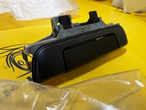 KLAMKA ZEWNĘTRZNA DRZWI TYŁ PRAWY BMW 3 E36 SEDAN KOMBI NOWA OEM