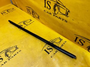 LISTWA ZGARNIAJĄCA DRZWI PRZÓD LEWY LEWA DACIA SANDERO III