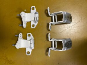 ZAWIASY DRZWI PRAWY LEWY PRZÓD TYŁ INFINITI Q70