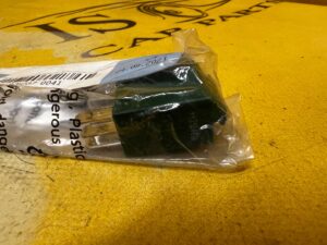 PRZEKAŹNIK WYCIERACZEK BMW E70 E71 E81 E84 E87 E90 E92 F10 F11 F25 F26 NOWY