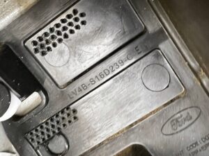 LISTWA NAKŁADKA SIERP BŁOTNIKA PRZÓD LEWY LEWA FORD KUGA MK3 MAGNETIC GREY