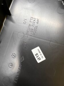 OBUDOWA SKRZYNKA BEZPIECZNIKÓW DACIA SANDERO III 2023R