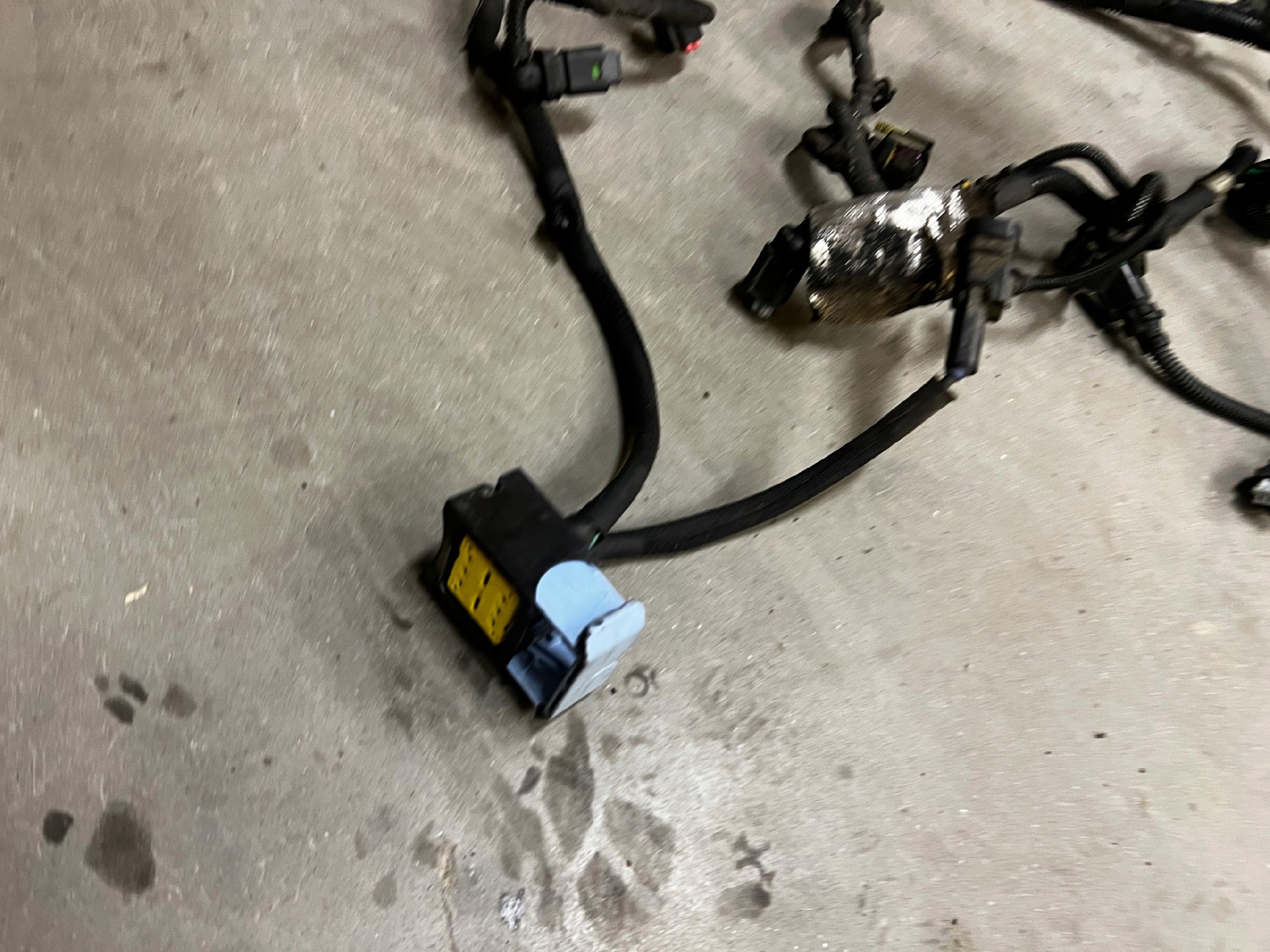 WIAZKA INSTALACJA OKABLOWANIE SILNIKA PEUGEOT CITROEN 1.6 E-HDI