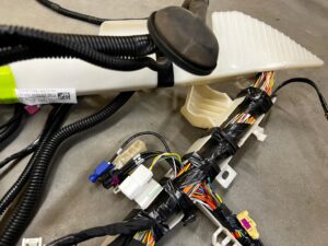 INSTALACJA ELEKTRYCZNA WIĄZKA GŁÓWNA WNĘTRZA PRAWA TESLA MODEL 3 PRZEDLIFT