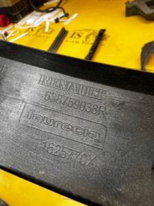 LISTWA BŁOTNIKA PRZÓD LEWY LEWA RENAULT SCENIC IV