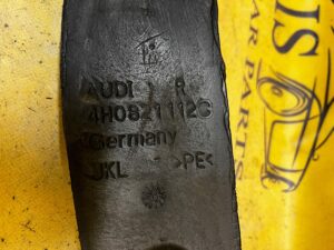 OSŁONA WYGŁUSZENIE BŁOTNIKA PRAWA AUDI A8 D4