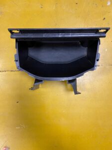 PÓŁKA WZMACNIACZ ANTENY SCHOWEK FORD FIESTA MK8