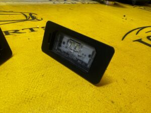 2 X LAMPKA PODŚWIETLENIE TABLICY REJESTRACYJNEJ BMW 1 F40 5 G30 G31 M5 F90