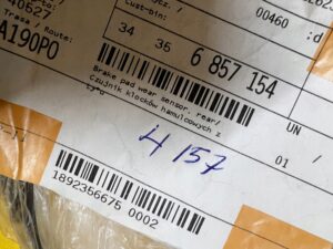 CZUJNIK ZUŻYCIA KLOCKÓW HAMULCOWYCH TYŁ BMW I01 i3 NOWY OEM