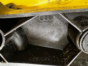 LEWY TYŁ ŚLIZG MOCOWANIE ZDERZAKA AUDI A8 D5 NWB