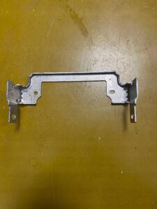 MOCOWANIE BLACHA WSPORNIK UCHWYT INFINITI Q50 Q70