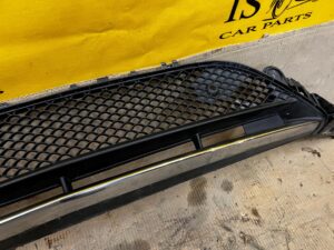 MERCEDES E KLASA 213 AMG KRATKA ZDERZAKA ŚRODKOWA