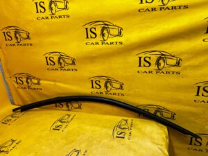 LISTWA RAMKA USZCZELKA SZYBY DRZWI DACHU PRAWA FORD MUSTANG VI