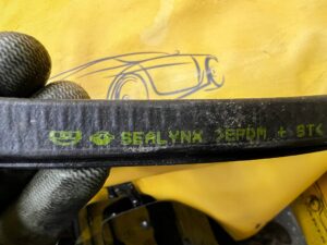 USZCZELKA SZYBY KAROSERYJNEJ BŁOTNIKA TYŁ PRAWA LEWA DACIA JOGGER