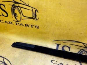 LISTWA CHROM DRZWI TYŁ PRAWY TESLA MODEL 3 PRZEDLIFT