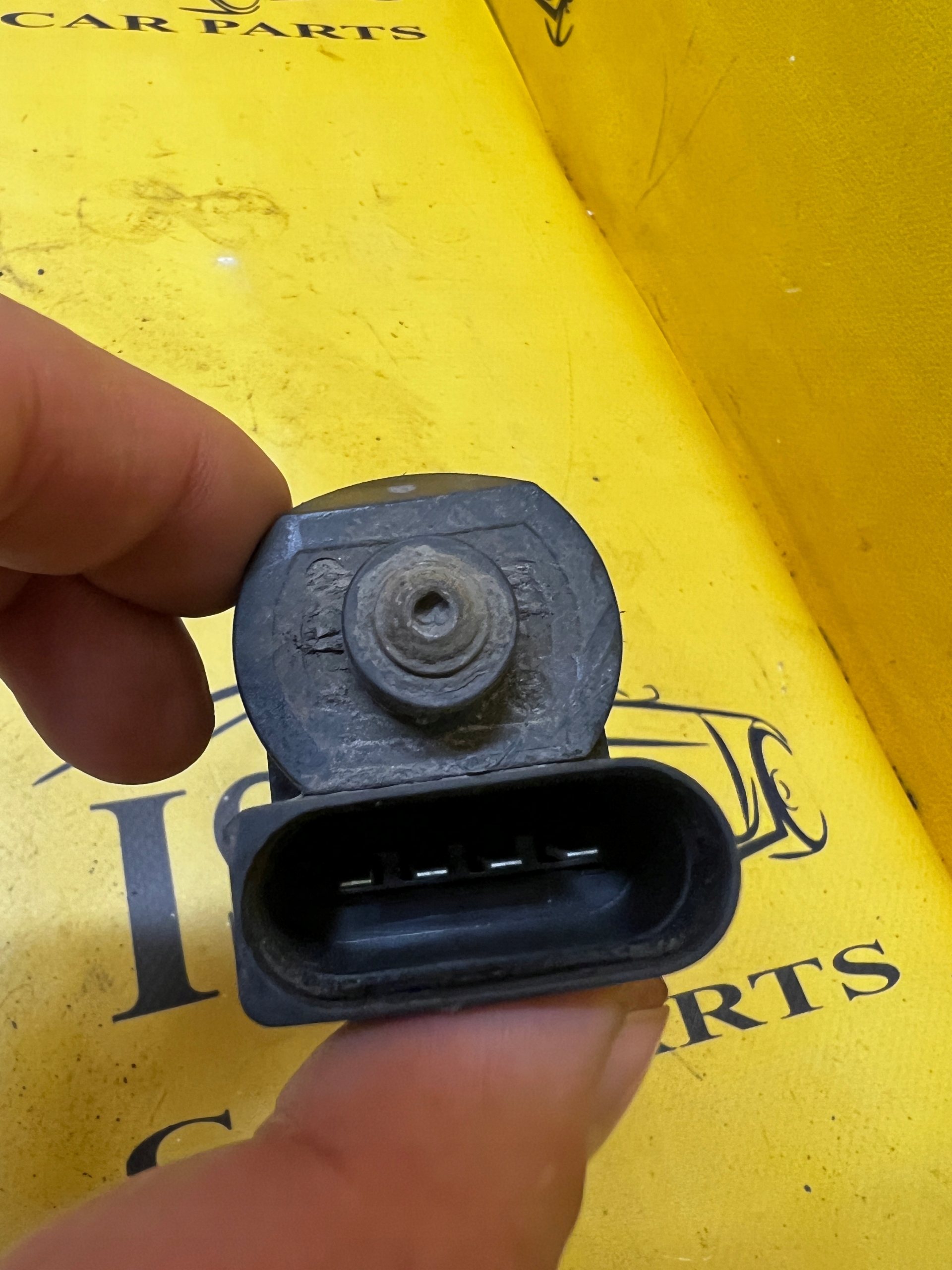 SILNICZEK SIŁOWNIK HAMULCA RĘCZNEGO PRAWY VW TOUAREG 7P PORSCHE CAYENNE 7P