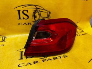 PRAWA LAMPA TYŁ W BŁOTNIK FORD FIESTA MK8 ZWYKŁA