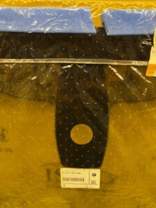 SZYBA PRZÓD PRZEDNIA CZOŁOWA ZIELONA Z KLINEM SZARYM BMW 5 F10 F11 NOWA OEM