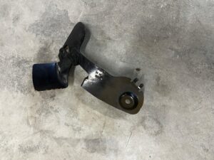 MOCOWANIE OSŁONY TARCZY HAMULCOWEJ PRZÓD PRAWY LAND ROVER DISCOVERY 5 L462