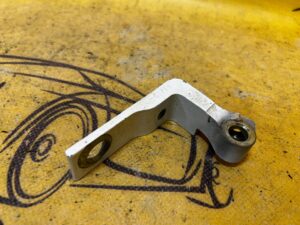 ZAWIAS DRZWI LEWY TYŁ DOLNY FORD KUGA MK3