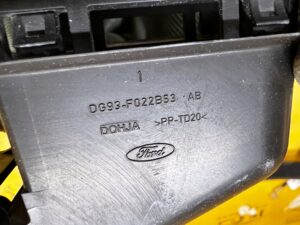 RURA SPUSTOWA WODY SZYBY PRZÓD FORD FUSION LIFT USA