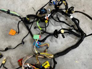 WIĄZKA INSTALACJA DESKI KONSOLI PEUGEOT 308 II T9