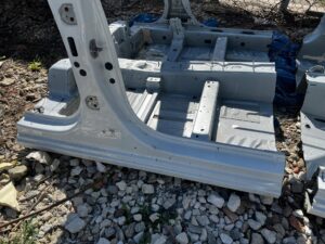 ĆWIARTKA PRÓG SŁUPEK PRAWY DACIA SANDERO III