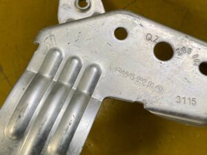 ŁAPA MOCOWANIE FILTRA PALIWA MERCEDES INFNITI Q30