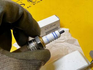 ŚWIECA ZAPŁONOWA BMW E30 325e E28 528e 535i E24 633CSi E23 733i NOWA OEM