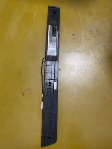 LISTWA PROGU DRZWI LED PRAWY PRZÓD INFINITI Q70