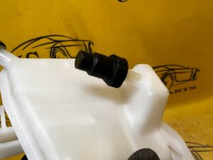 ZBIORNICZEK PŁYNU HAMULCOWEGO FORD KUGA ESCAPE MK3