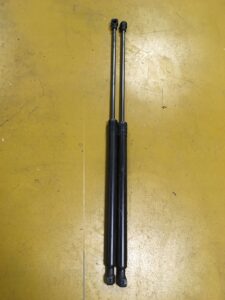 TELESKOP SIŁOWNIK MASKI DACIA SANDERO II LOGAN