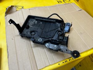 PODSTAWA WSPORNIK MOCOWANIE AKUMULATORA DACIA SANDERO III 2023R 1.0 TCE