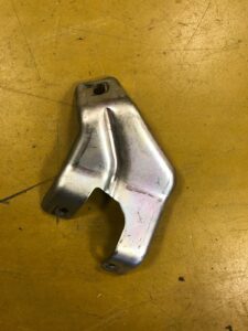 BLACHA MOCOWANIE WSPORNIK UCHWYT INFINITI Q50 2.0T