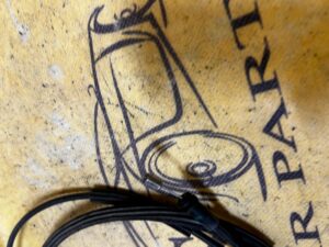 LINKA CIĘGNO OTWIERANIA MASKI DACIA DUSTER II