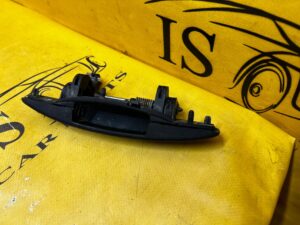 KLAMKA ZEWNĘTRZNA DRZWI PRZÓD LEWY DACIA DOKKER