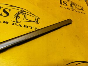 LISTWA ZGARNIAJĄCA SZYBY PRZÓD PRAWY CHROM PEUGEOT 3008 II