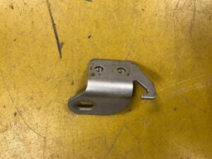 UCHWYT UCHO MOCOWANIE MERCEDES INFINITI Q50 2.0 T