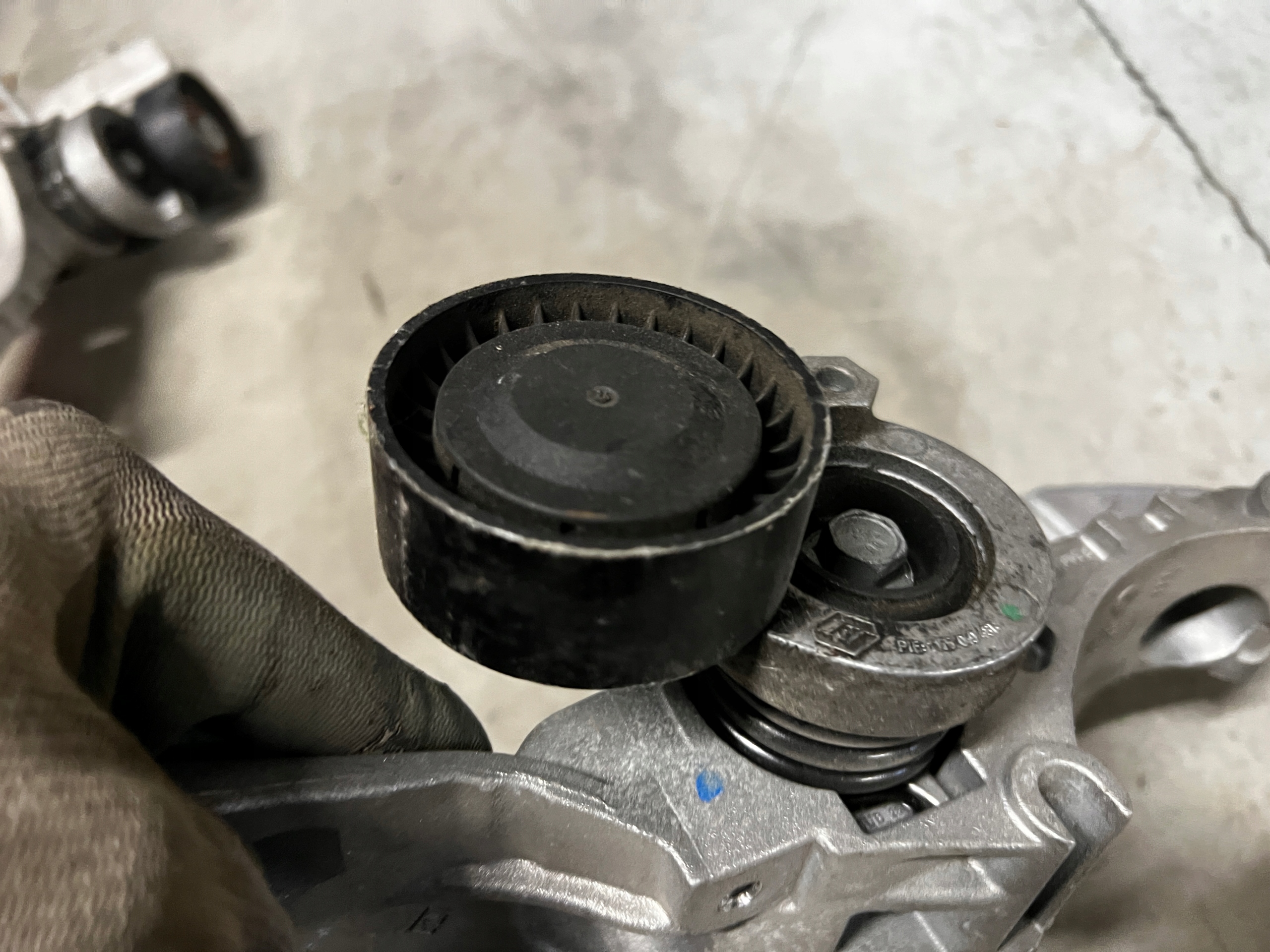 ŁAPA MOCOWANIE NAPINACZ ALTERNATORA RENAULT MEGANE IV 1.5 DCI