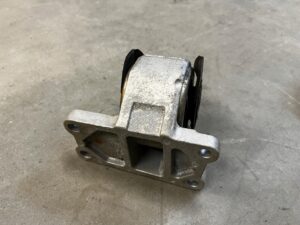 ŁAPA PODUSZKA WSPORNIK SILNIKA LAND ROVER DISCOVERY 5 V L462