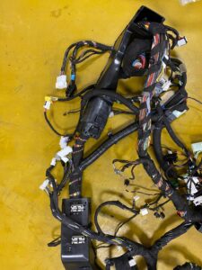 WIĄZKA INSTALACJA BEZPIECZNIKI KABINY INFINITI Q30