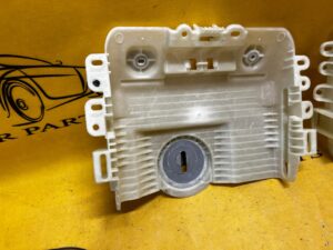 MOCOWANIE PODSTAWA BEZPIECZNIKÓW FORD KUGA MK3