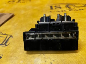 KLEMA PLUSOWA BEZPIECZNIK ROZDZIELACZ PRĄDU DACIA SANDERO III