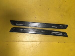 LISTWA NAKŁADKA PROGU DRZWI INFINITI Q30