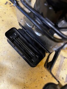 KOMPLET POMPA STEROWNIK ABS PRZEWODY RANGE ROVER EVOQUE L538