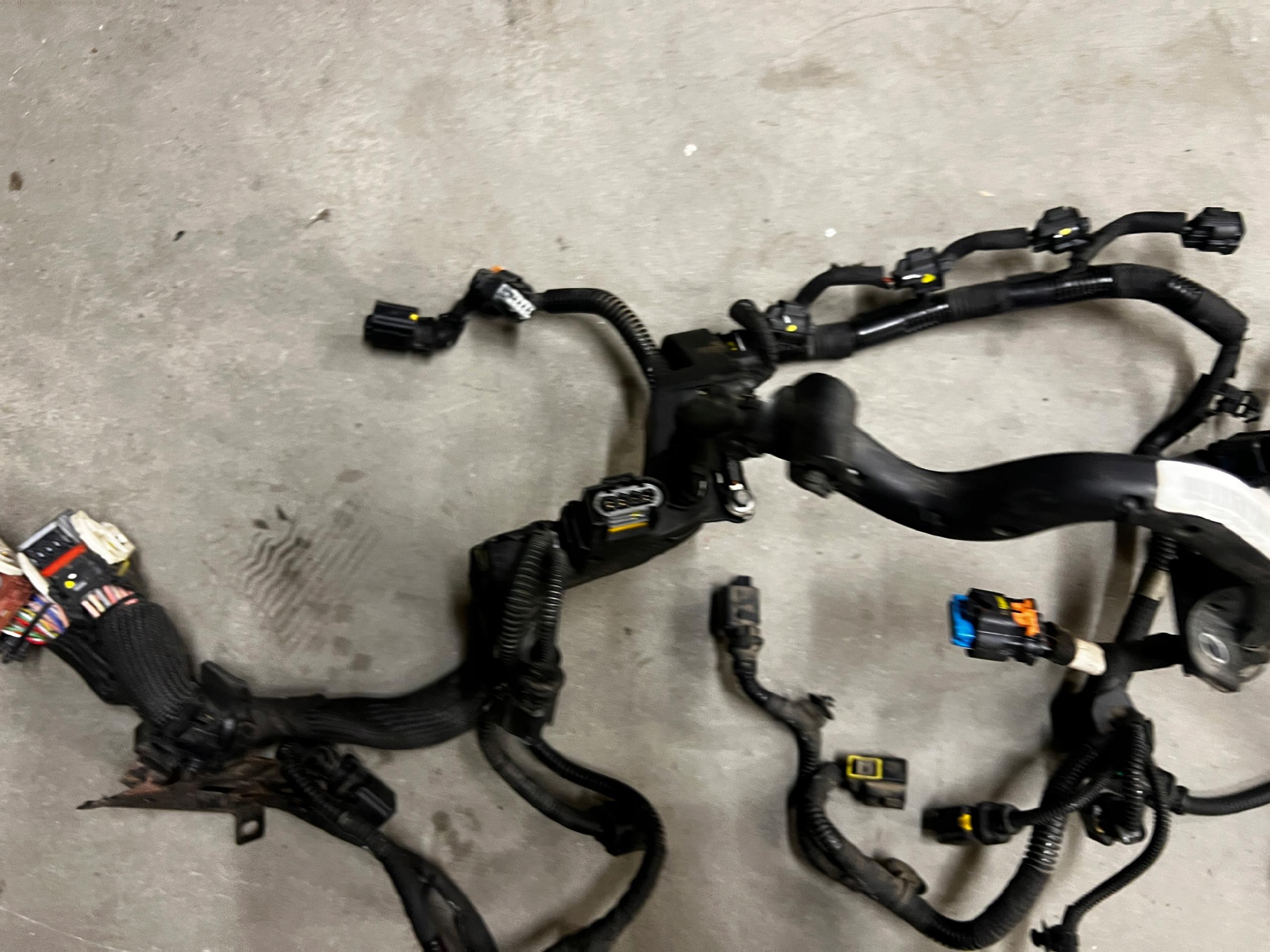 WIAZKA INSTALACJA OKABLOWANIE SILNIKA PEUGEOT CITROEN 1.6 E-HDI