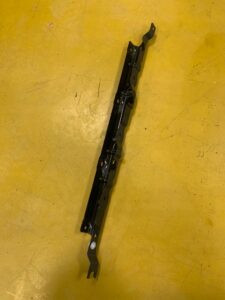 SZYNA PROWADNICA MOCOWANIE PRAWA NISSAN E-NV200