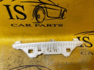 UCHWYT MOCOWANIE KURTYNY PRZÓD PRAWY DACIA SANDERO III 2023R