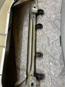 BELKA TYŁ ABSORBER ŚLIZG ZDERZAKA TYLNEGO TYLNE DACIA SANDERO III 3 2021